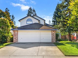 6512 Laguna Park Dr, Elk Grove, CA 95758