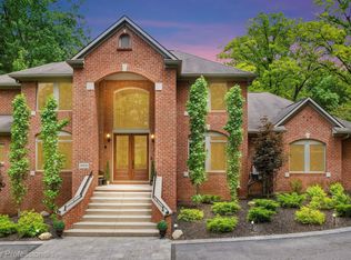 30888 Rosemond Ln, Franklin, MI 48025