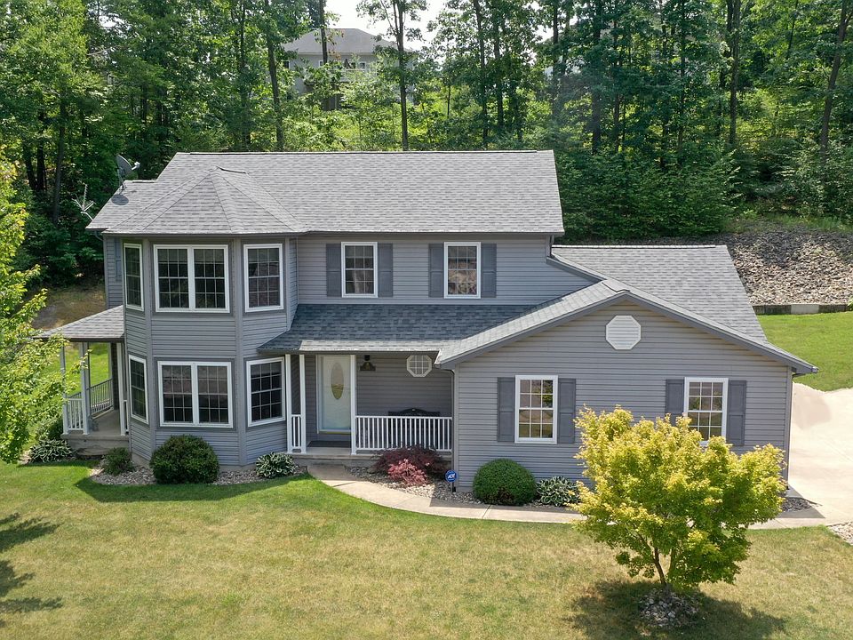1st image of 315 Countrywood Dr