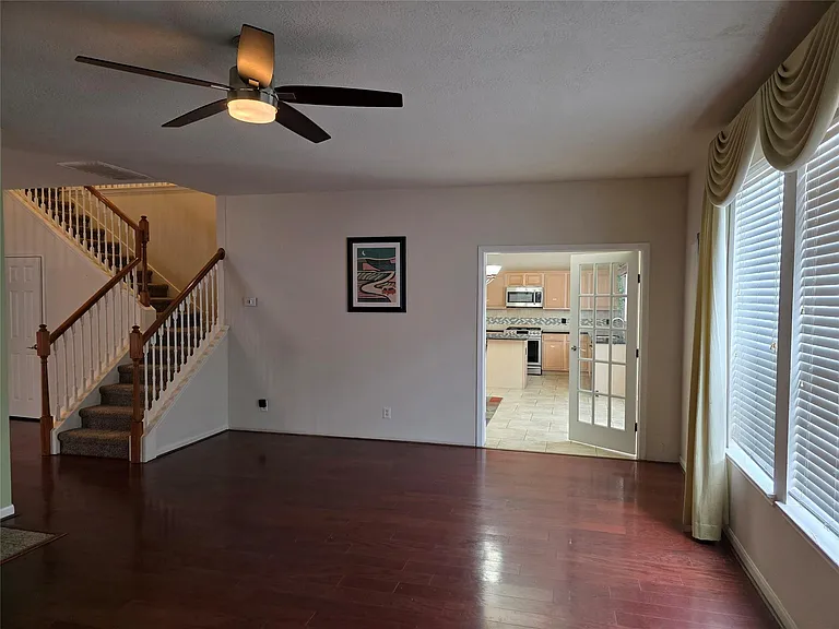 2715 Riverhollow Ln — Photo 12