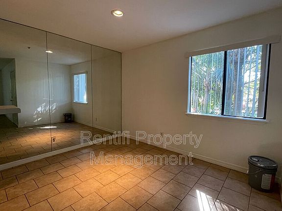 3rd image of 2835 Winkler Ave APT 216