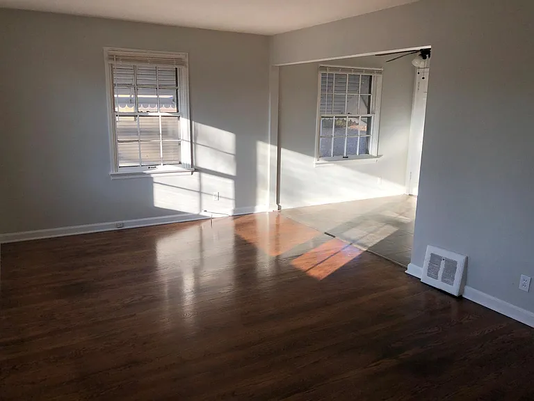 7533 Haywood Dr — Photo 2