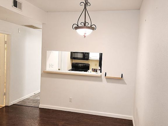 5th image of 3001 Cedar St APT 110