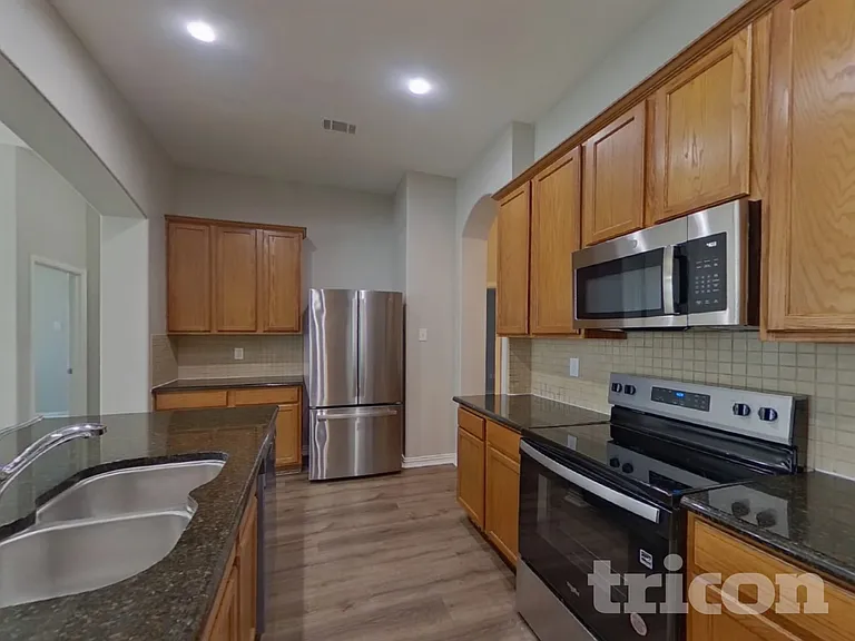 7814 Longbow Ln — Photo 5