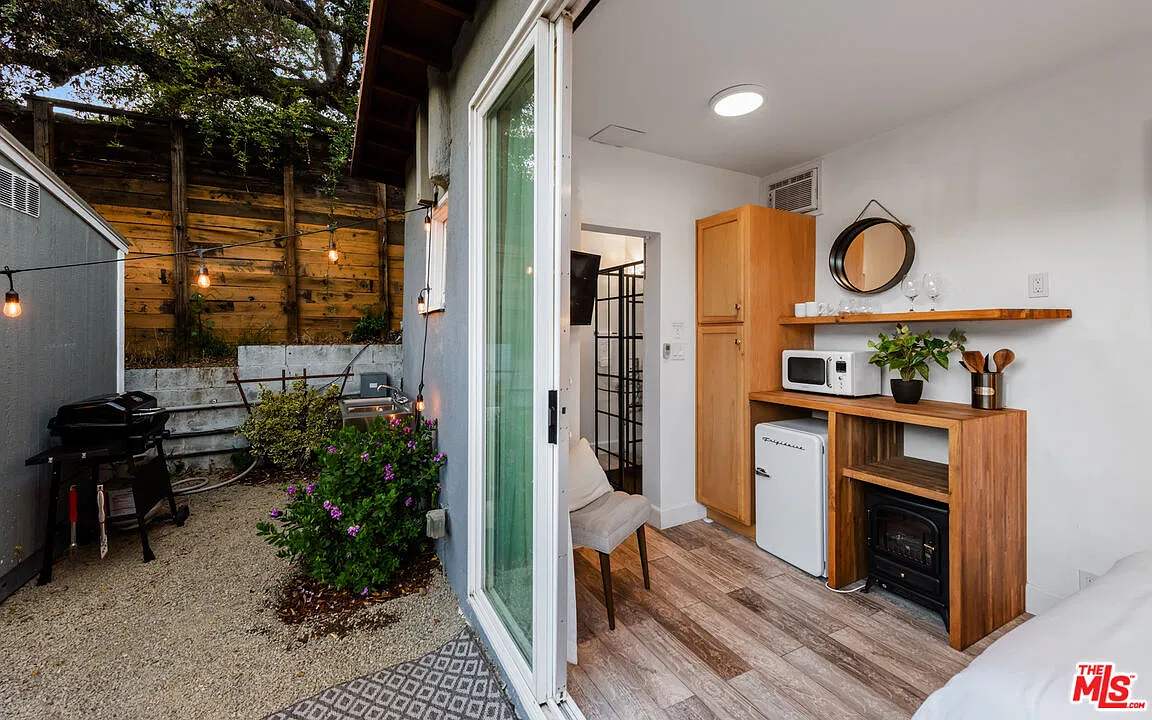 Studio, 1.0 bath, $1,995 — Photo 4
