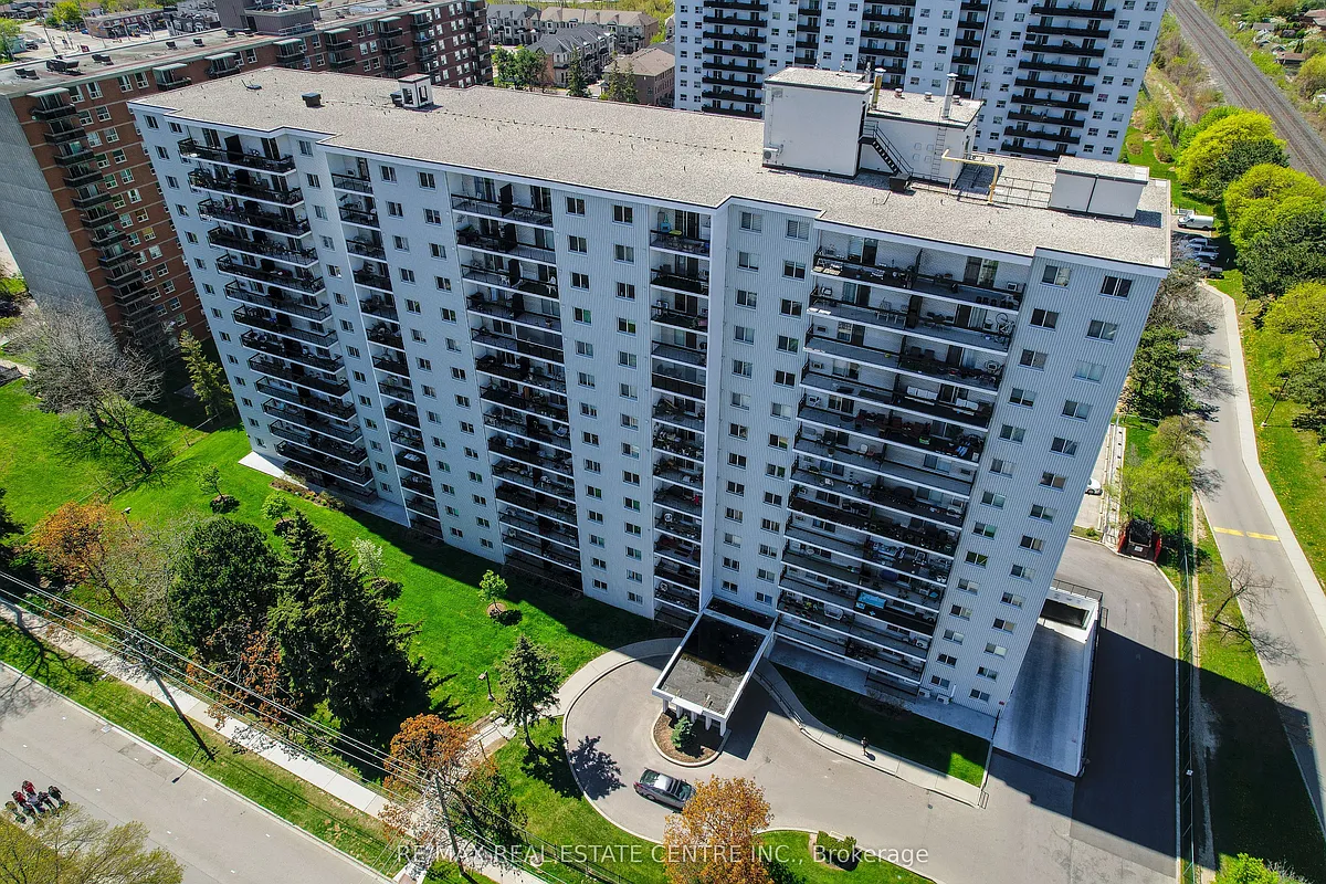 Building Photo - 1100 Caven St #704