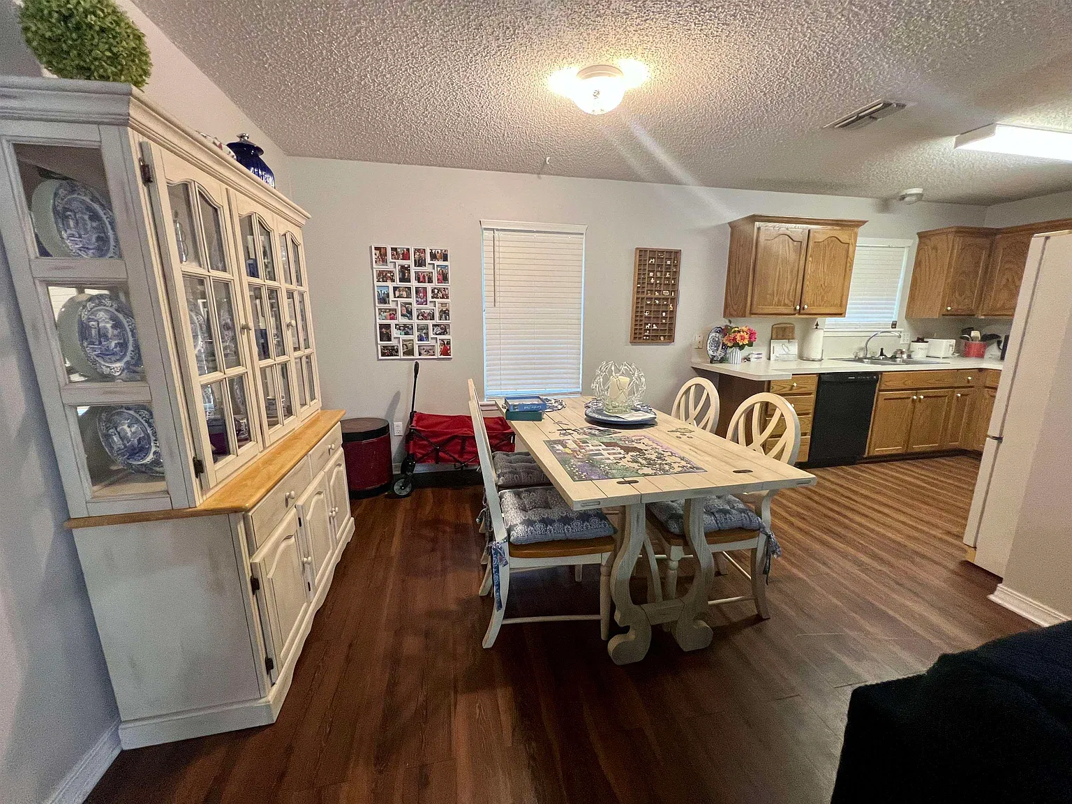 2 bed, 2.0 bath, 1200 sqft, $1,300 — Photo 3