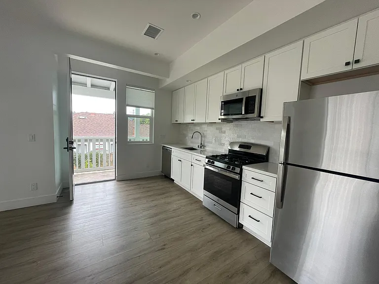 325 W Anapamu St #D — Photo 12