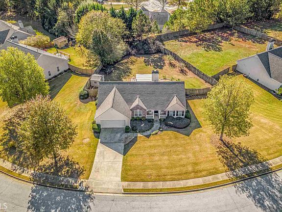 2nd image of 658 Stonecrest Dr
