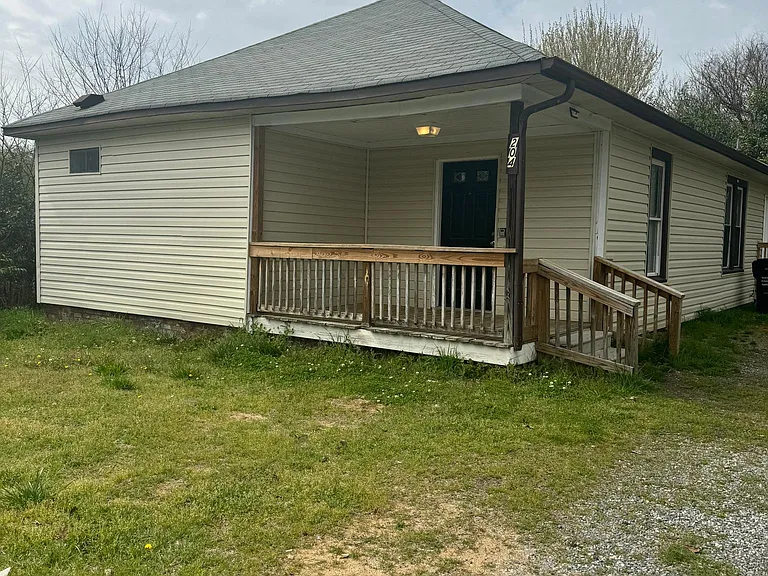 204 Corban Ave SW — Photo 1