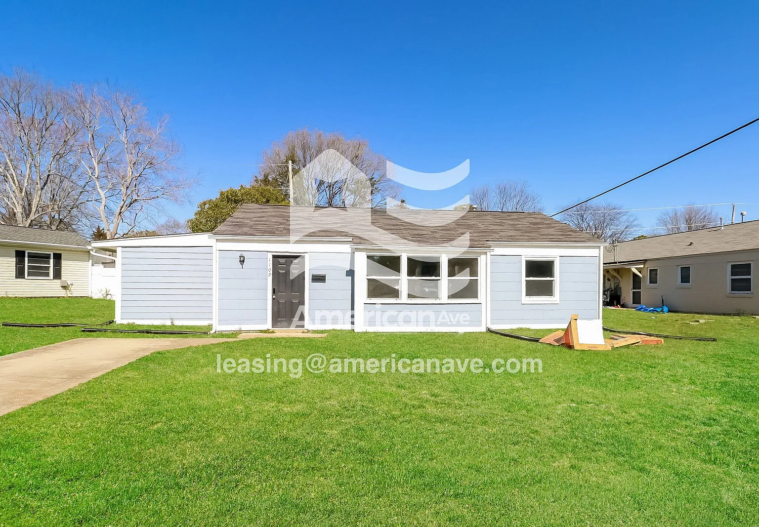 3 bed, 1.0 bath, 1289 sqft, $1,294 — Photo 1