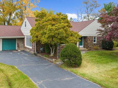 821 Coopertown Rd, Bryn Mawr, PA, 19010