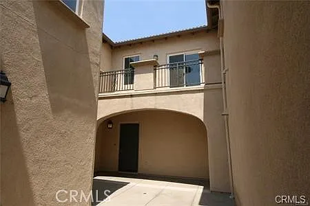 2 bed, 1581 sqft, $2,900 — Photo 2