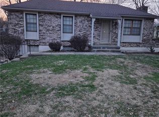 1401 NW Kingston Rd, Blue Springs, MO 64015
