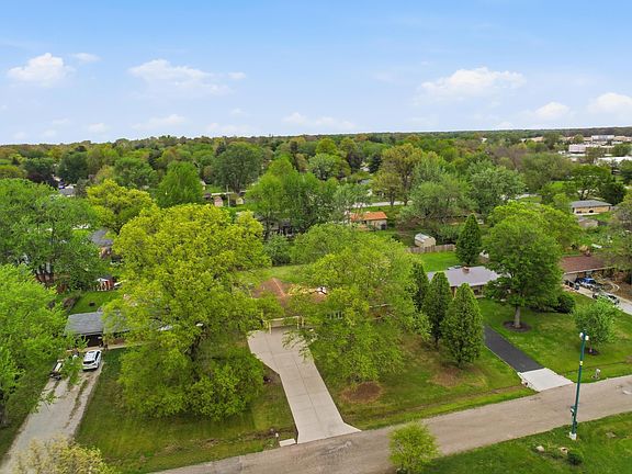 5th image of 636 Clossey Dr