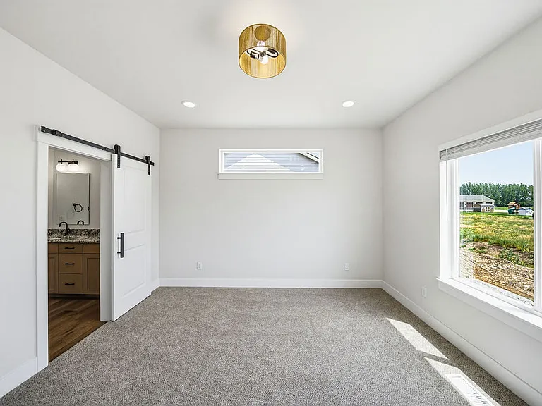 475 E River Ln — Photo 18