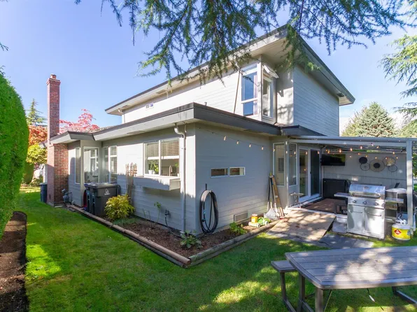 14251 18a Ave #1, Surrey, BC V4A 7N8