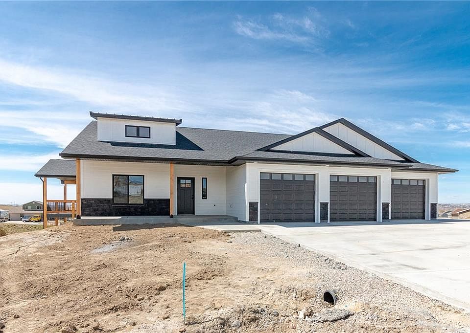 1st image of 3280 Navarro Dr