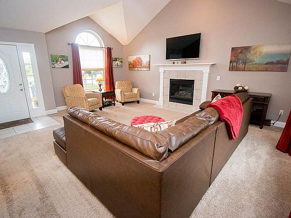 4th image of 801 Charrington Ct