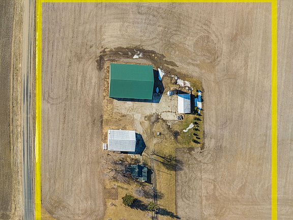 2nd image of 17093 Somonauk Rd