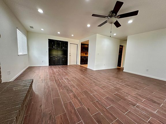 4th image of 3030 W Orchard Avenue