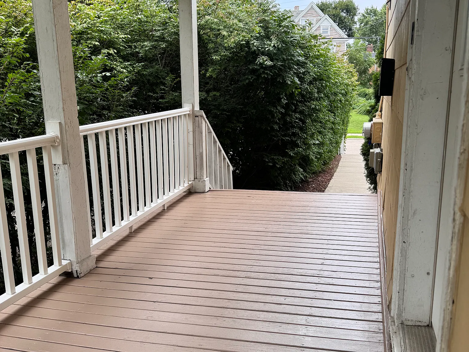 3 bed, 1340 sqft, $2,000 — Photo 2