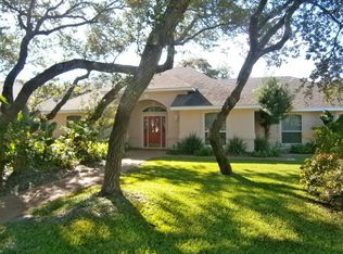 401 Fairway Oaks St, Rockport, TX 78382
