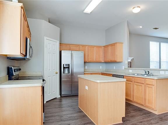4th image of 1117 Twin Lakes Dr