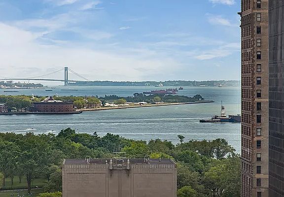 5th image of 88 Greenwich St APT 1402