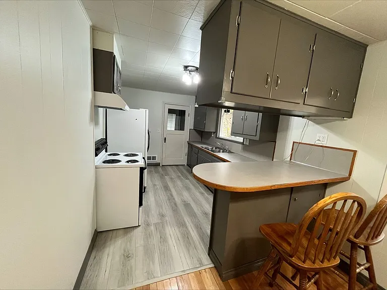 815 E St — Photo 7