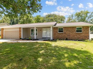 4 Bayberry Ln, Saint Peters, MO 63376
