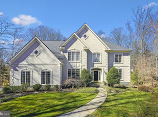 2980 Westhurst Ln, Oakton, VA 22124