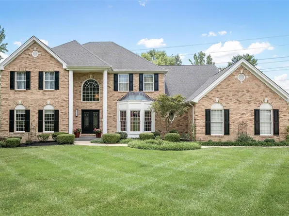 2341 Sterling Pointe Dr, Chesterfield, MO 63005