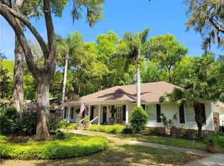 310 Dunbarton Dr, Saint Simons Island, GA 31522