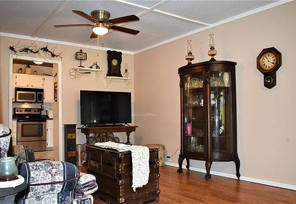 2nd image of 9904 Farm Road 195