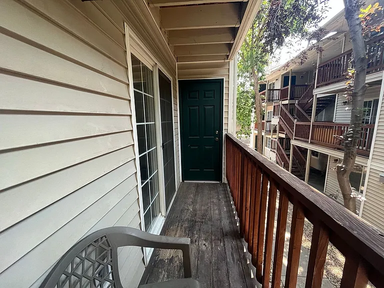 1221 University Ave #D-201 — Photo 14