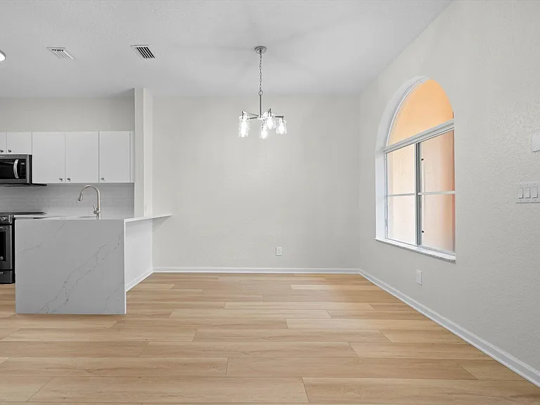 1204 Santa Catalina Ln — Photo 10