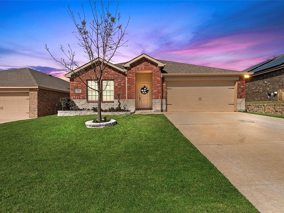 1st image of 985 Alton Dr
