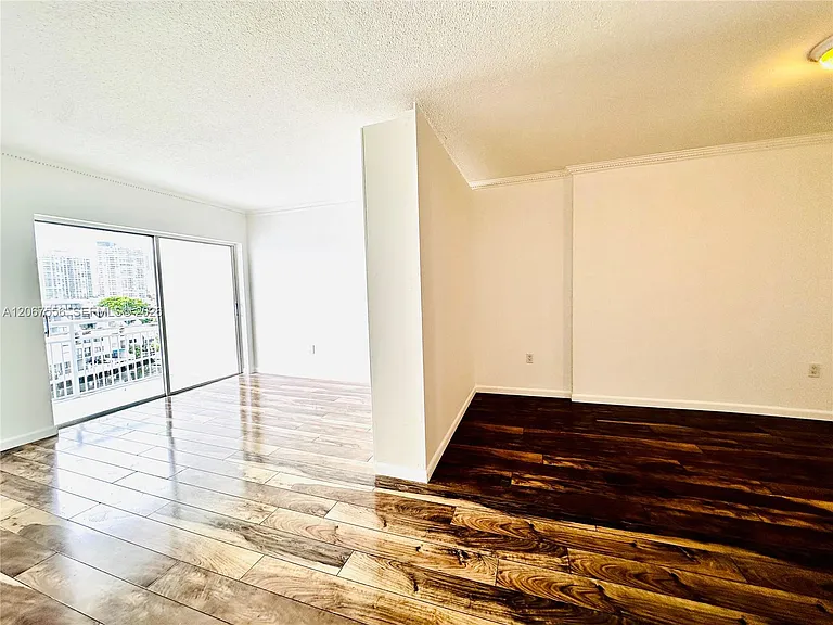 400 Kings Point Dr #714 — Photo 10