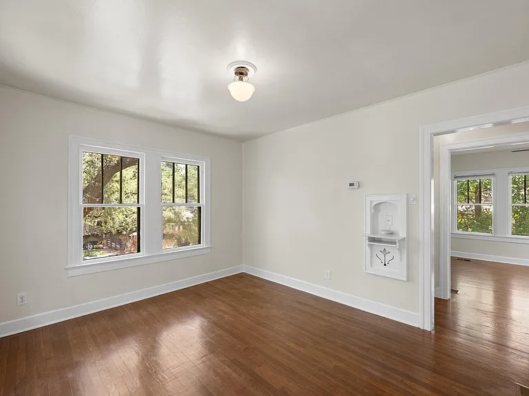 107 E Gibson St — Photo 6