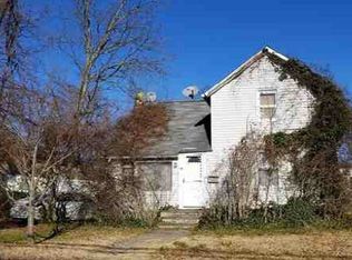 17 Center Ave, Bay Shore, NY 11706