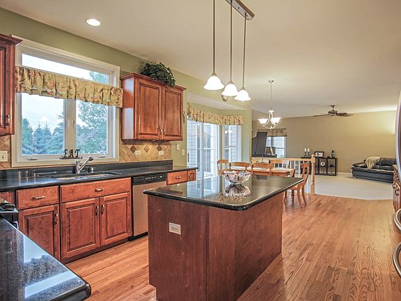 3rd image of 3416 Sunnyside Ct