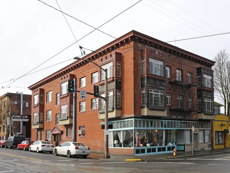 1611 NW Lovejoy St — Photo 10