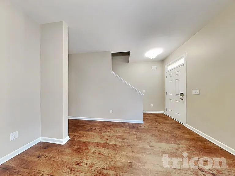 196 Sims Ct — Photo 17