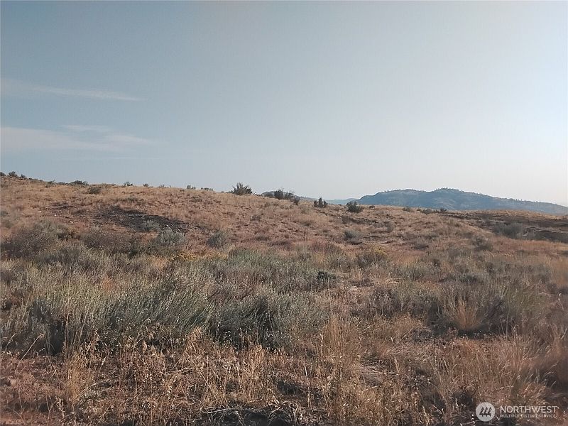 3rd image of 6 Painted Rock Road