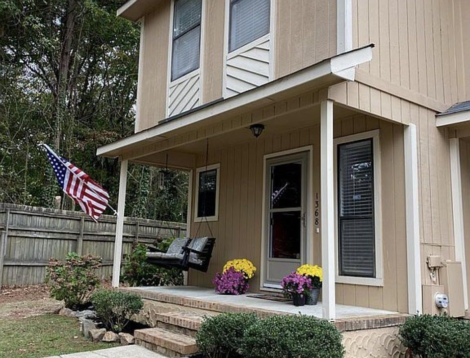 1st image of 1368 N Forest Dr