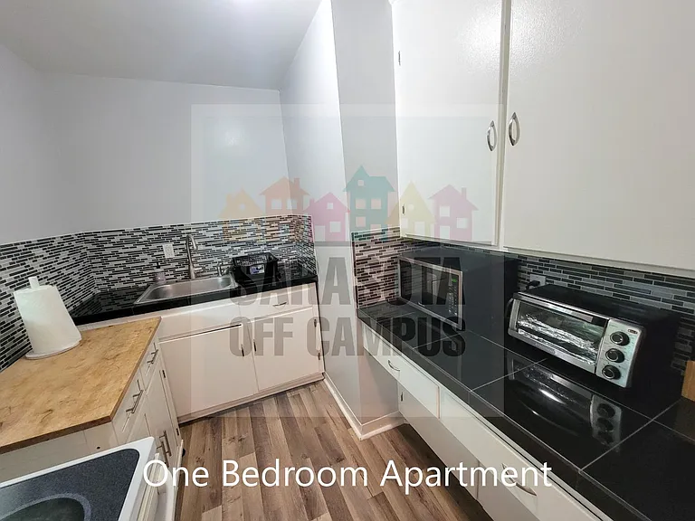 946 40th St #A-B — Photo 15