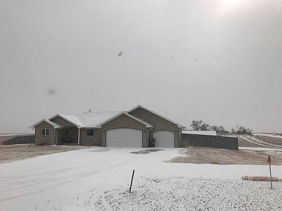 4th image of 649 Huckleberry Ln