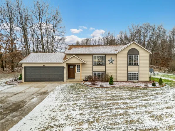 17000 Meddler Ave NE, Sand Lake, MI 49343