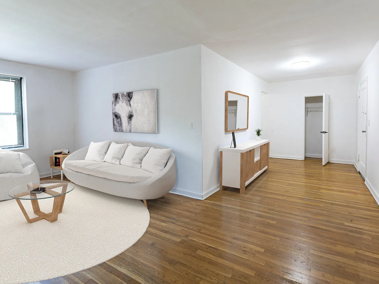 Hoyt Bedford Apartments — Photo 3